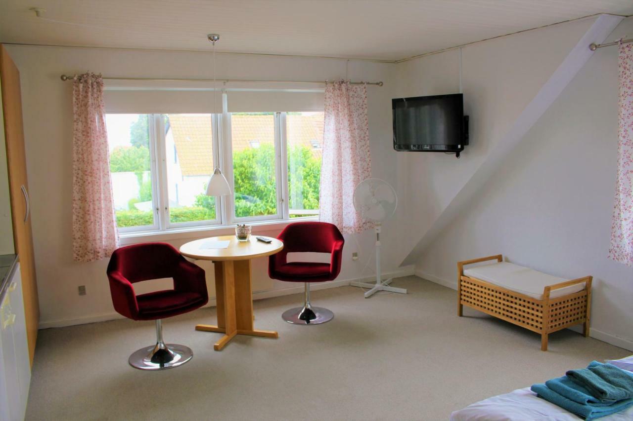 Dobbeltværelse med eget badeværelse
